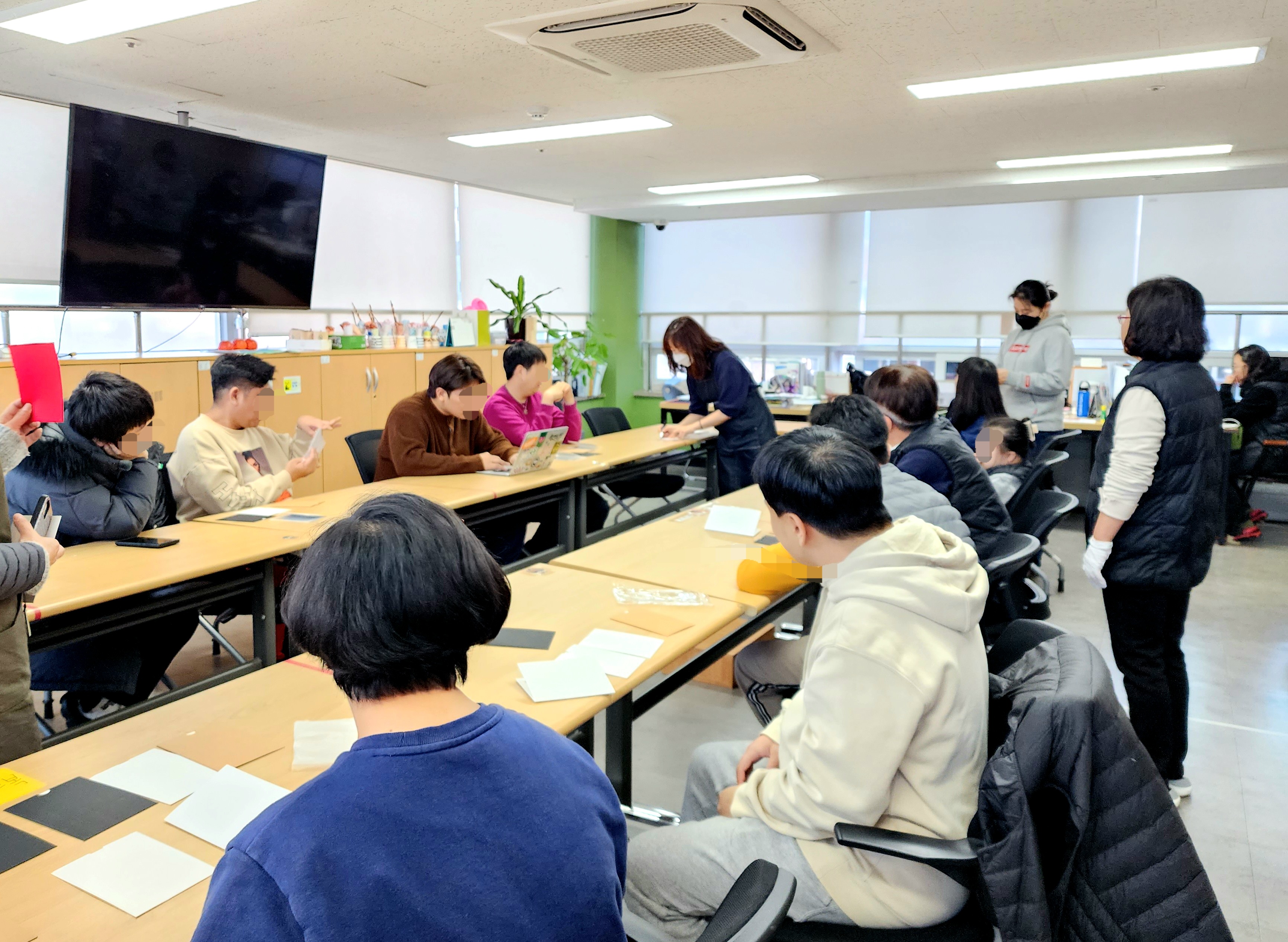 장애인 미술수업에서 함께하는 표현 활동